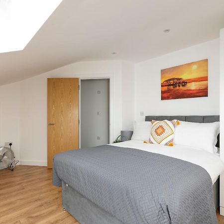 Skyvillion - 4 Bed Luxury Apartment With Balcony & Parking Enfield Exterior photo