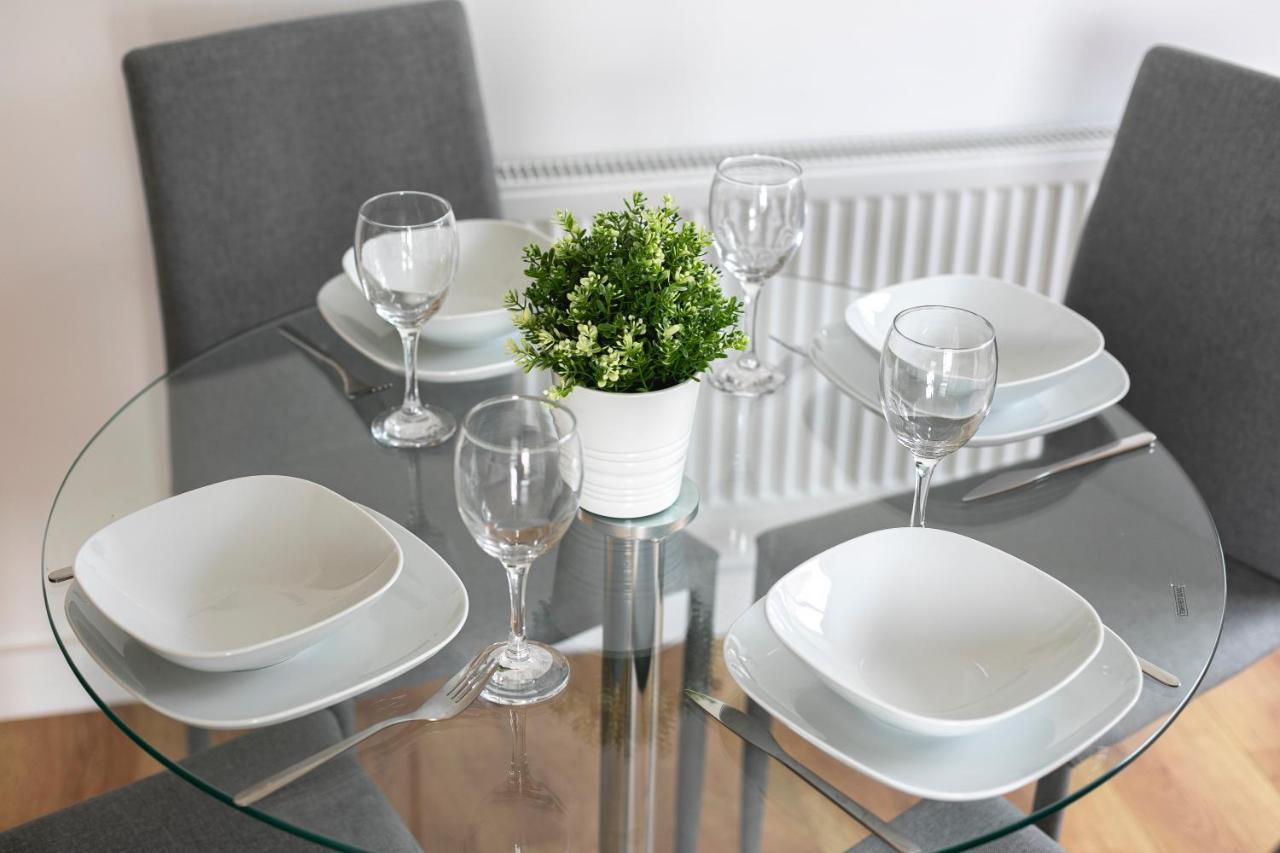 Skyvillion - 4 Bed Luxury Apartment With Balcony & Parking Enfield Exterior photo