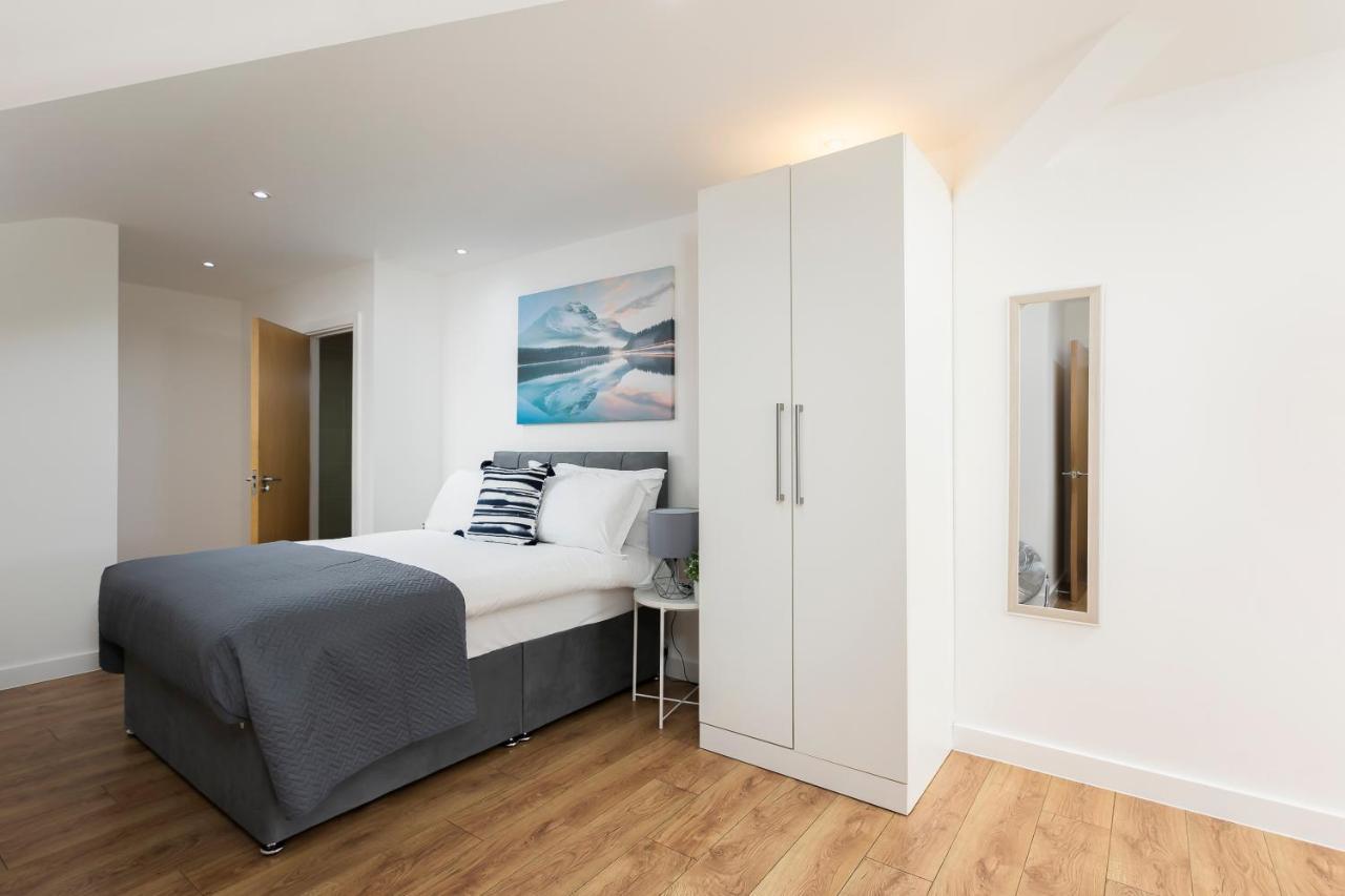 Skyvillion - 4 Bed Luxury Apartment With Balcony & Parking Enfield Exterior photo