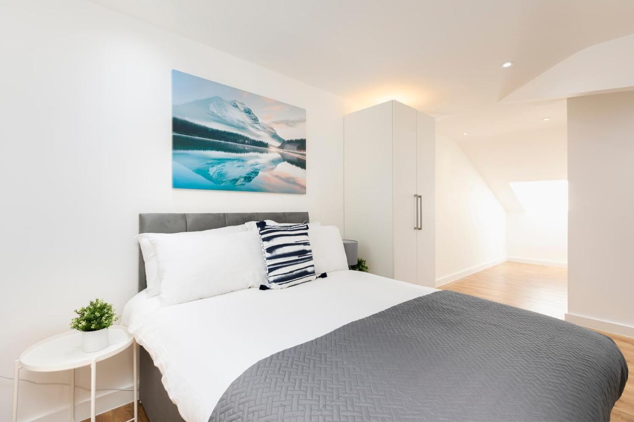 Skyvillion - 4 Bed Luxury Apartment With Balcony & Parking Enfield Exterior photo