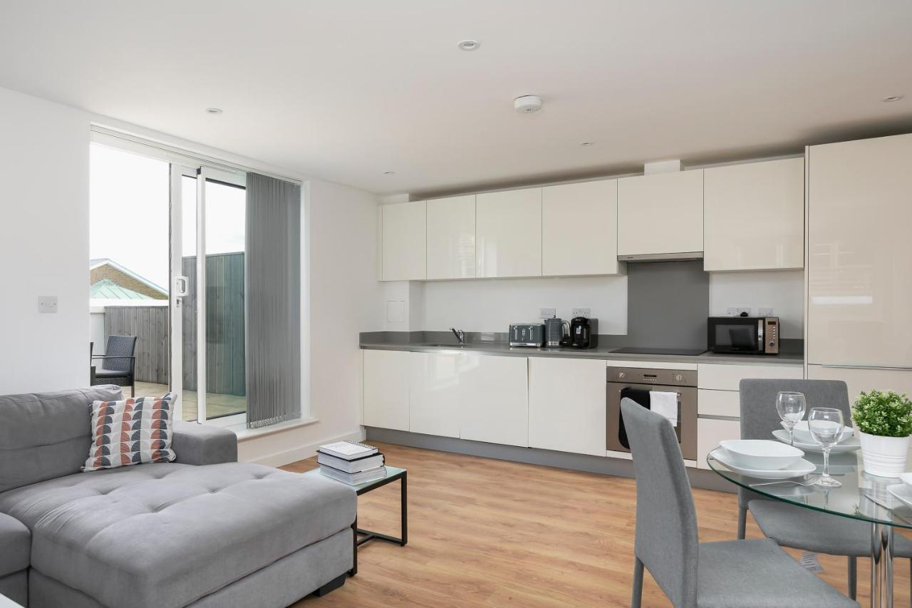 Skyvillion - 4 Bed Luxury Apartment With Balcony & Parking Enfield Exterior photo