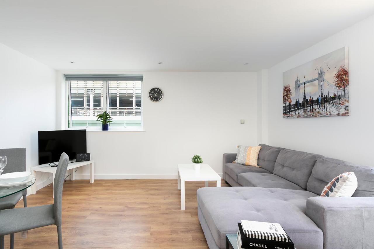 Skyvillion - 4 Bed Luxury Apartment With Balcony & Parking Enfield Exterior photo