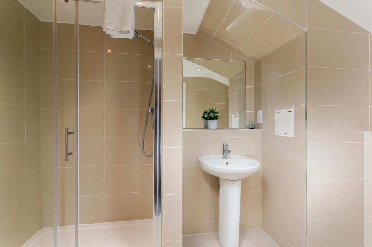 Skyvillion - 4 Bed Luxury Apartment With Balcony & Parking Enfield Exterior photo